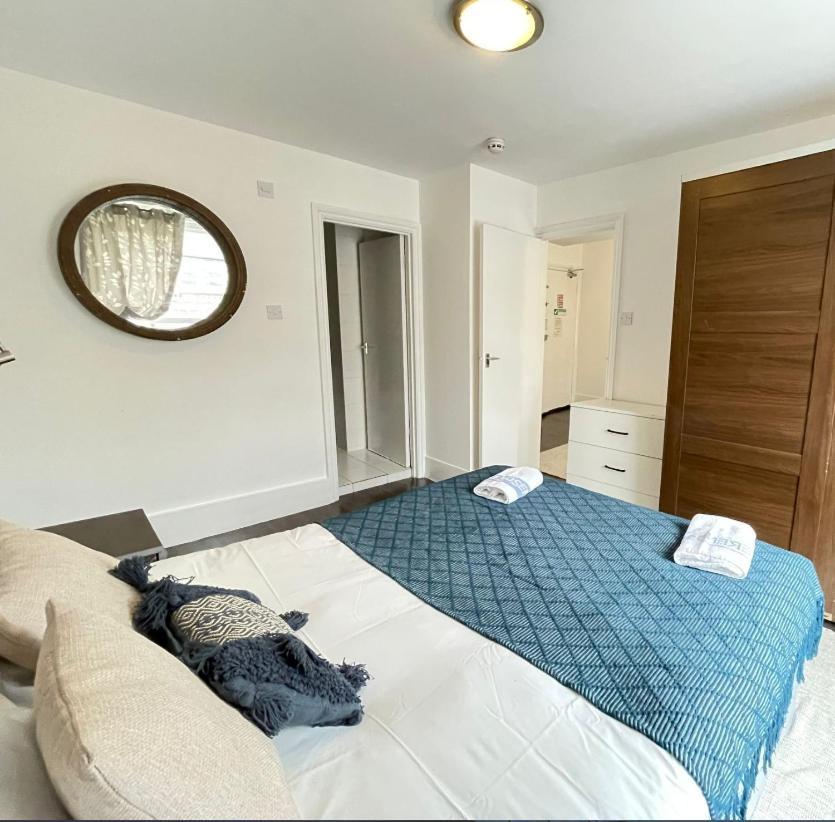 Captivating 1-Bed Apartment In London Eksteriør bilde